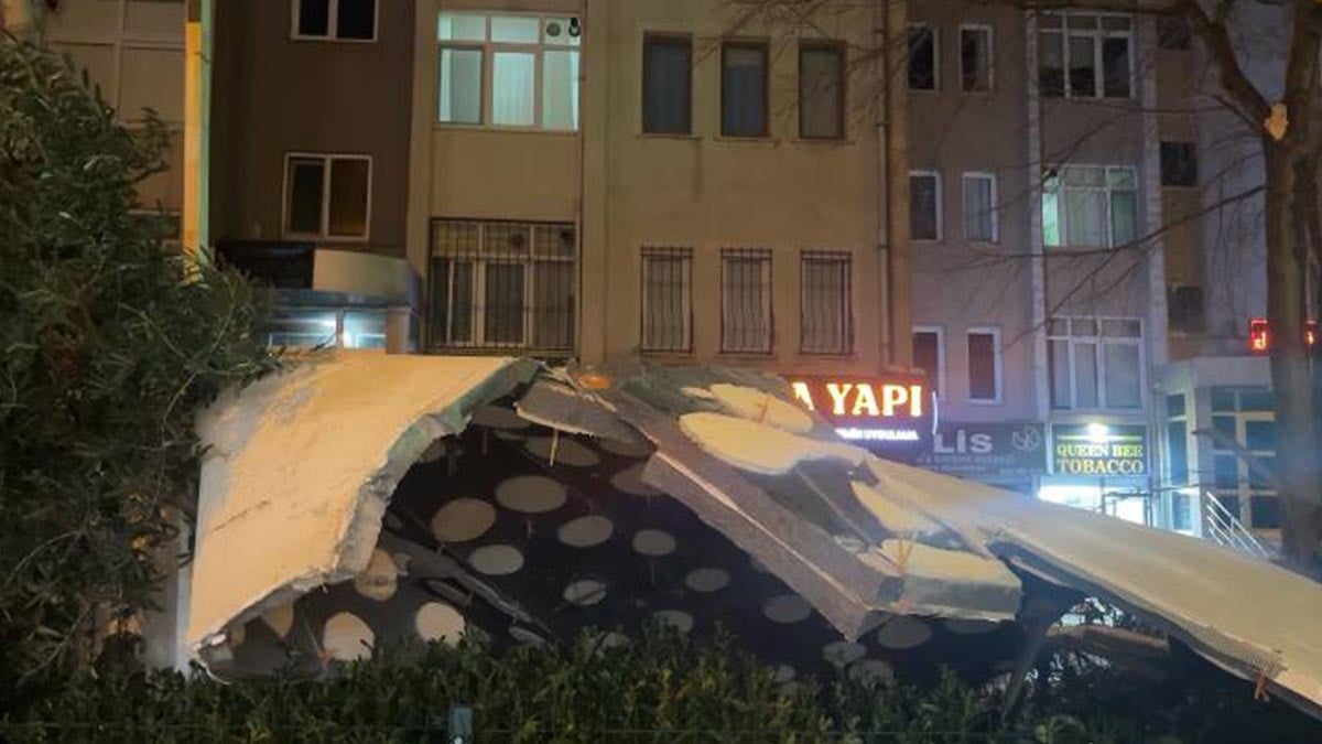 İstanbul’da fırtına dehşeti: 15 katlı binanın dış cephesi uçtu
