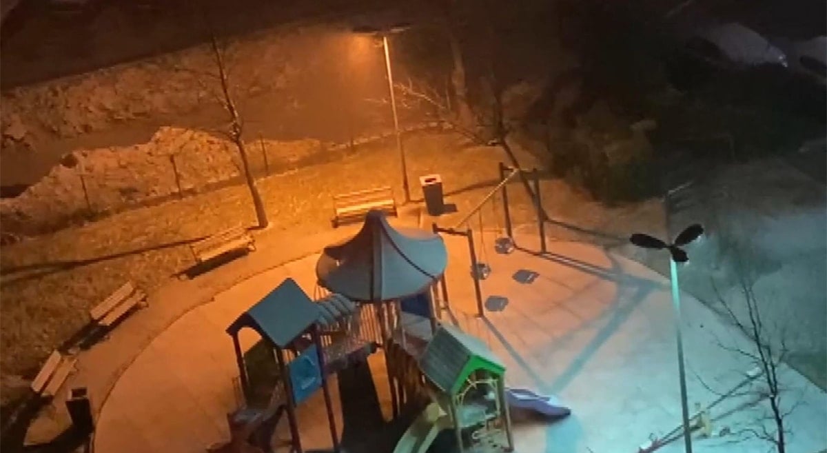 İstanbul güne karla uyandı