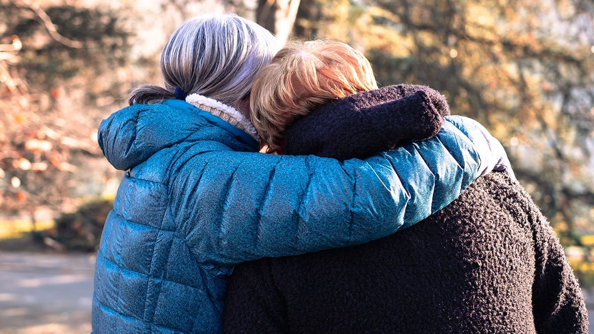 Facebook'tan birbirini bulan kız kardeşler 50 yıl sonra kavuştu