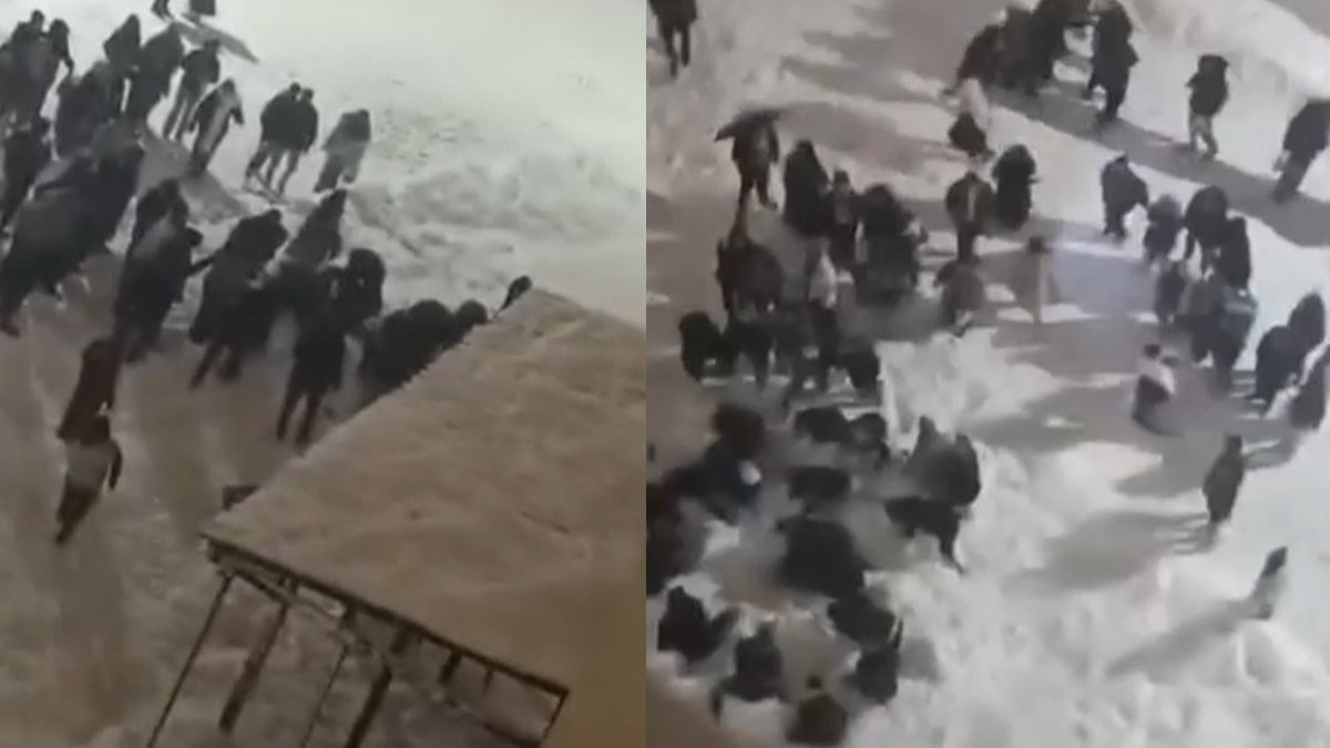 Kar kütlesi altında kalan 2 öğrenci hastaneye kaldırıldı