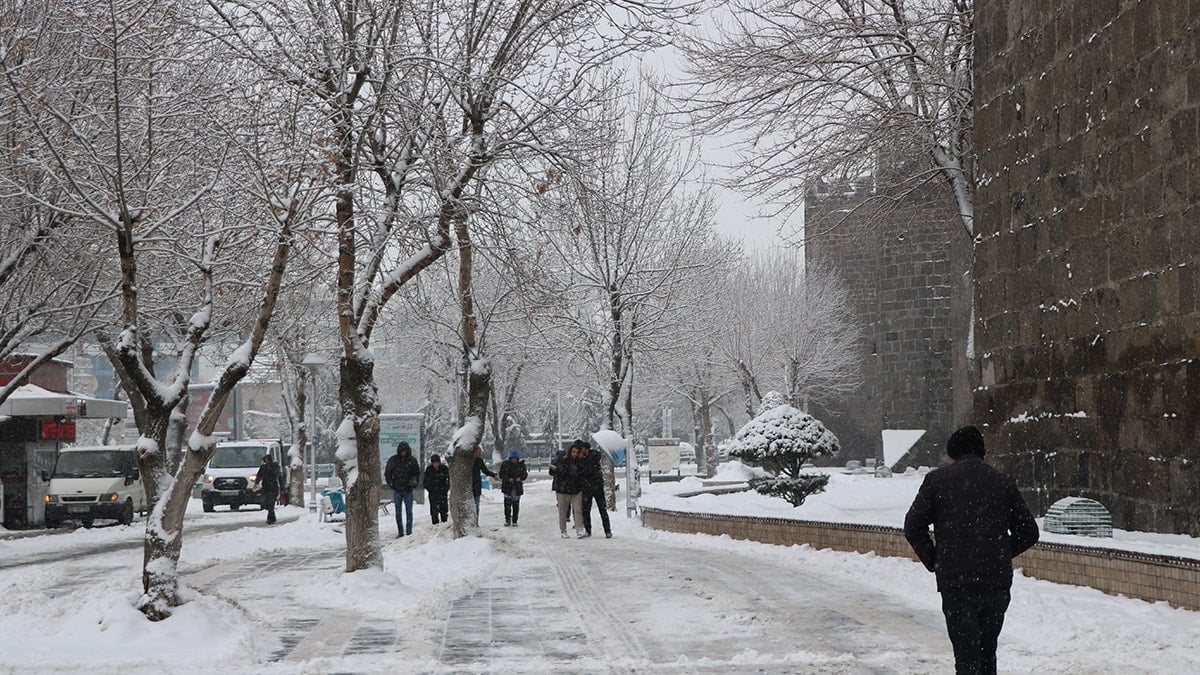 Kayseri beyaza büründü