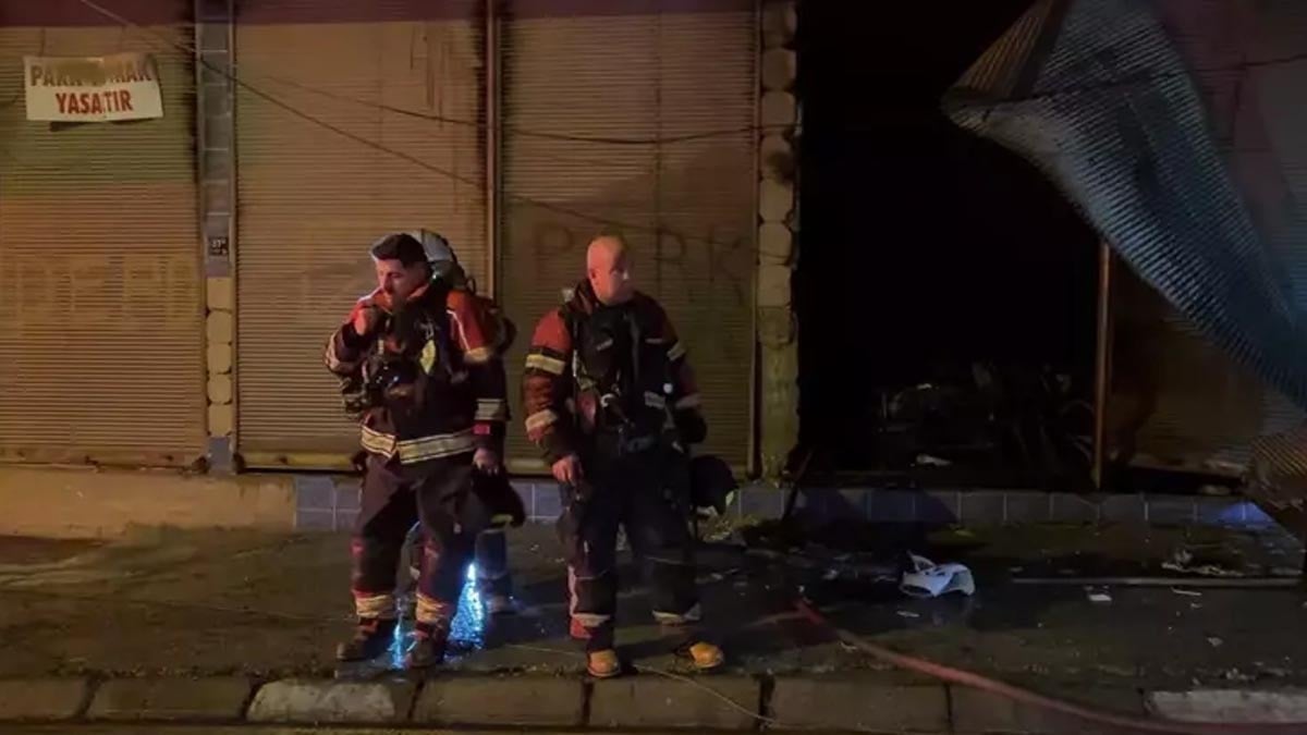 Aydın’da depo yangınında 2 kişi dumandan etkilendi