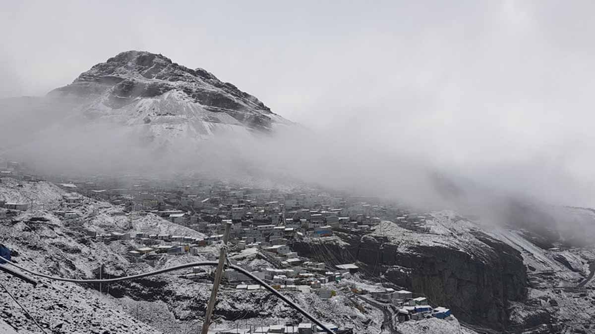 Dünyanın en yüksek şehri, 300 milyon dolarlık altın içinde yüzüyorlar ama bir tuvaletleri bile yok 