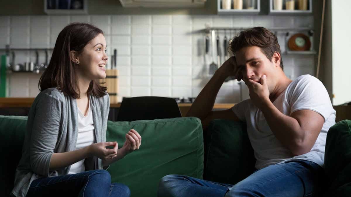 Basit bir bencillik sanılıyor ama durum çok daha ciddi: Lafı sürekli kendine getirenlerin 4 ortak özelliği