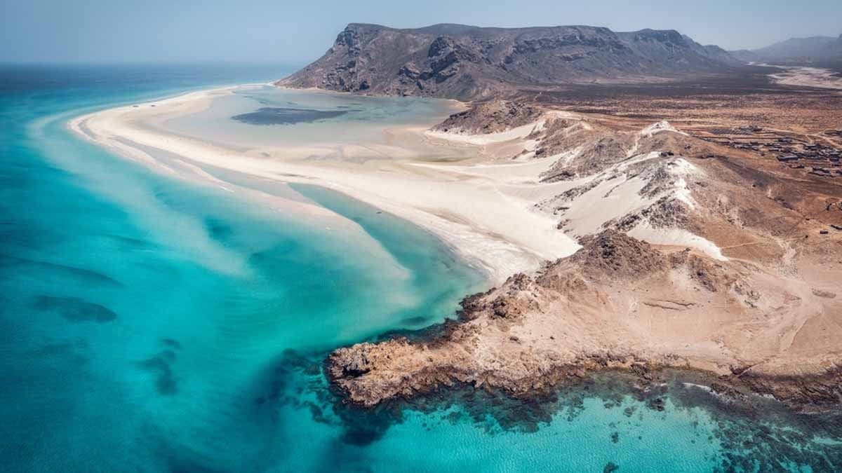 Yüzlerce turist aniden ıssız ve tehlikeli bir adada "mahsur kaldı"