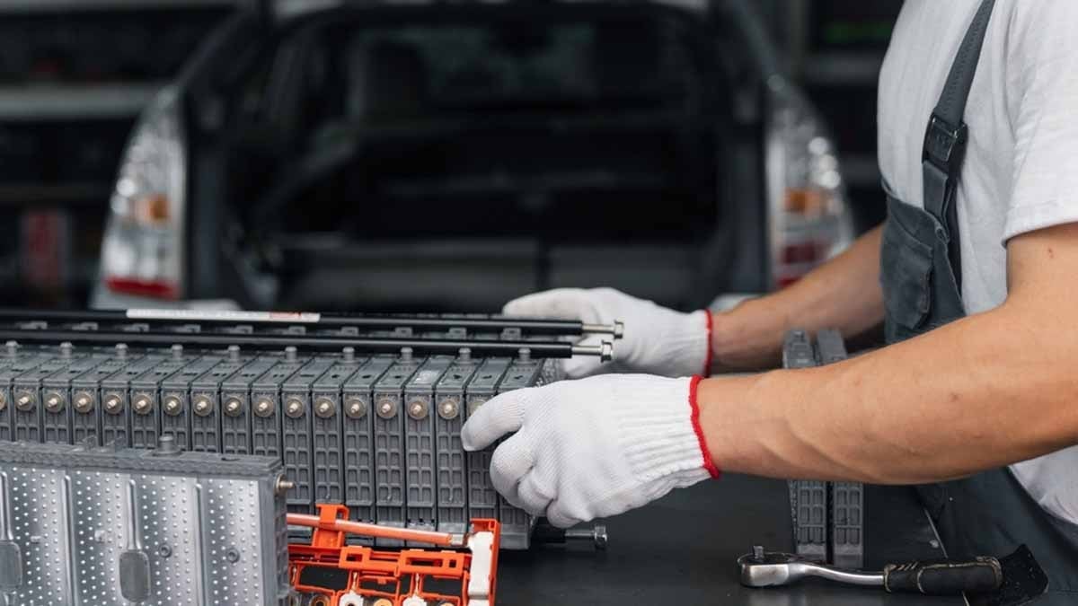 22.700 araç tek tek incelendi: Elektrikli araba almaktan korkanları şaşırtan sonuç!