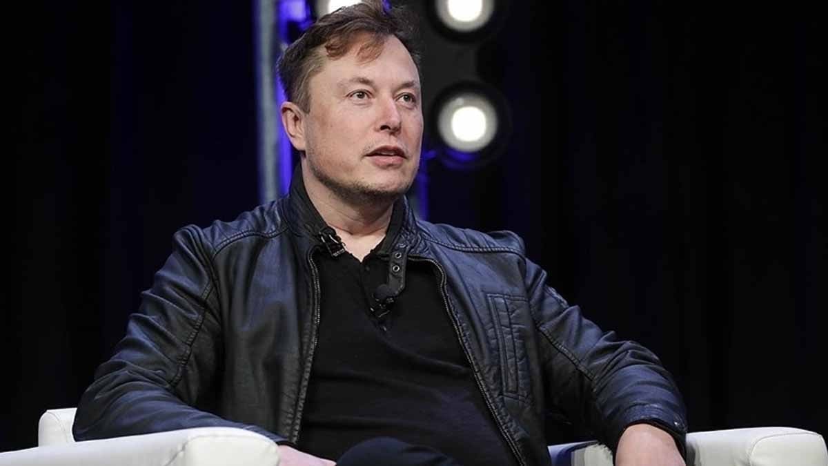 Elon Musk tarih verdi: 2027'de her eve girecekler, her şey bedava olacak