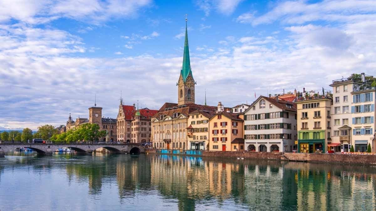 Bu Avrupa ülkesinin ne başkenti ne de resmi bir dili var; ama saat gibi işliyor