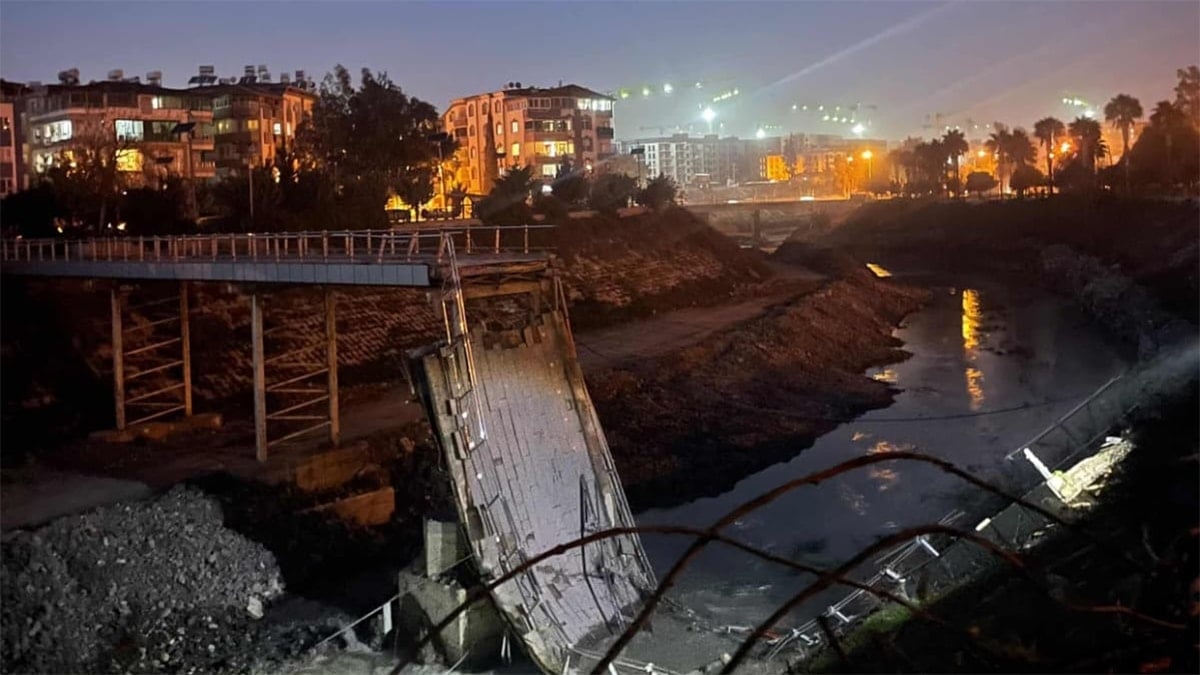 Hatay'da köprü çöktü