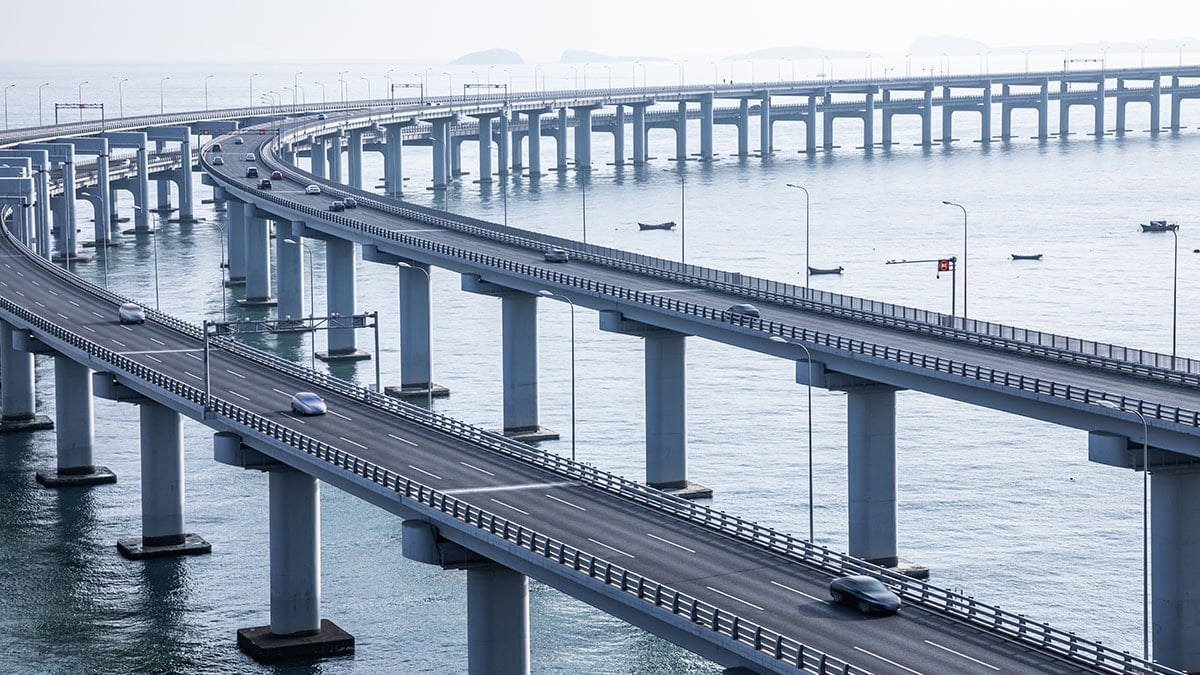 Geçmesi 2 saat sürüyor: Dünyanın en uzun köprüsü