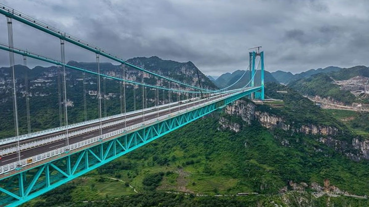 Dünyanın en yüksek köprüsü: Üzerinde kafesi bile var