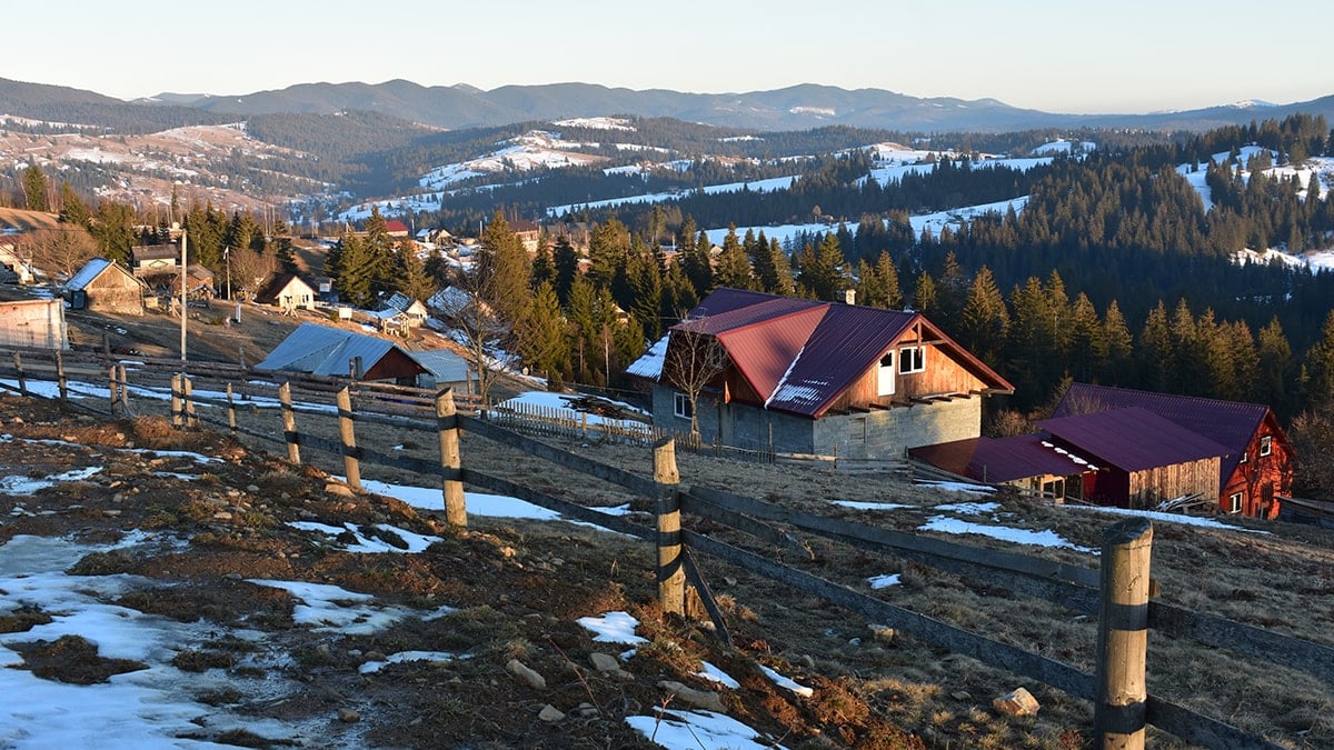 Bu hastalık yüzünden köyün tamamı tahliye edildi: Ayak basan aniden uyuyor