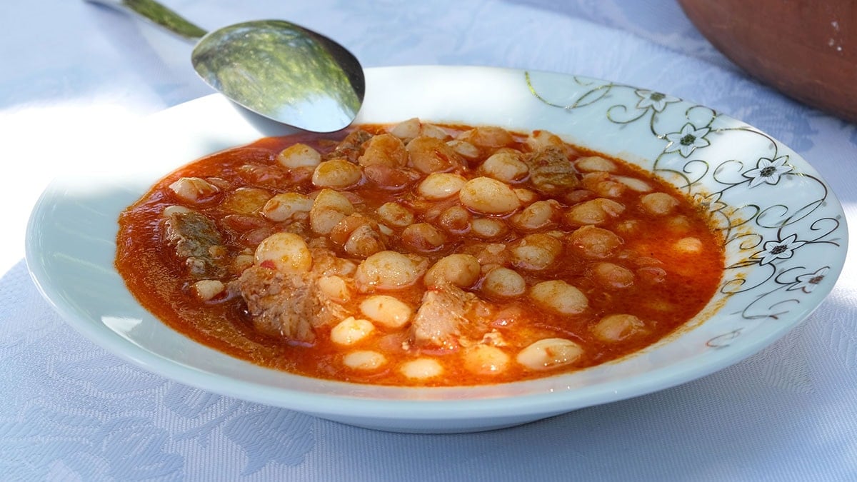 Böyle pişirilen fasulye ne gaz yapıyor ne şişkinlik: 4 adımda bıçak gibi kesiyor