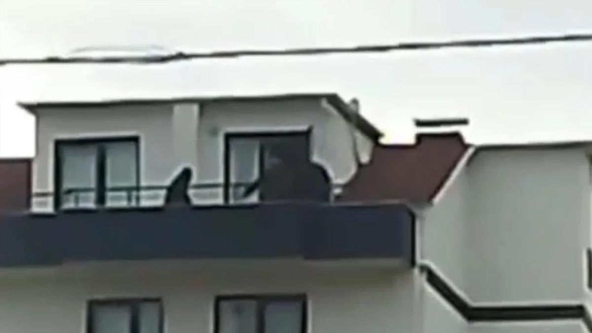 FETÖ hükümlüsü ihraç üsteğmen çatıda yakalandı