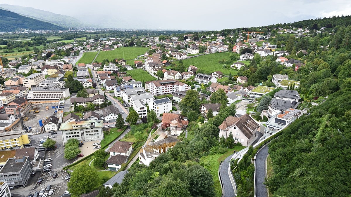 Kimsenin gitmediği o ülkede turistten çok milyoner var