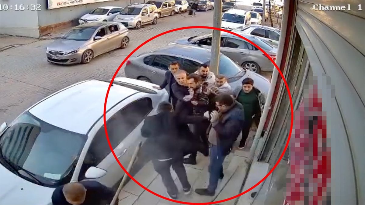 Hastane önündeki kavgada ortalık savaş alanına döndü! O anlar kamerada