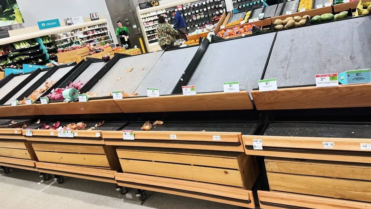 Meteoroloji uzmanlarının yeni uyarısından sonra market rafları bomboş kaldı