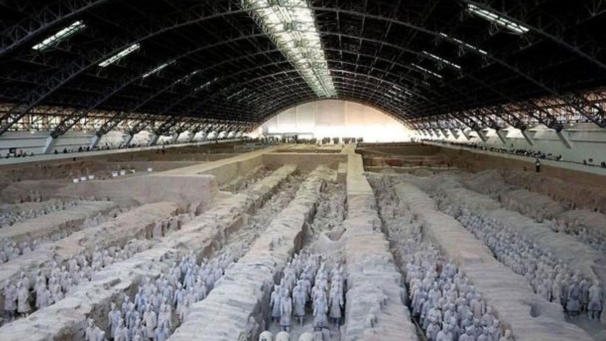 50 sene önce kuyu kazarken tesadüfen bulunan mezar hala açılamıyor