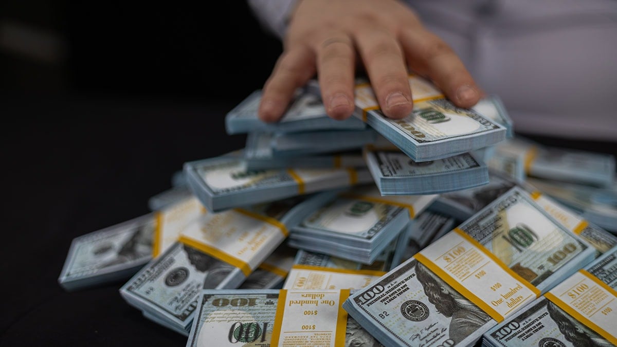 Maaşı 10 yıldır kuruş oynamadı ama servetini katladı