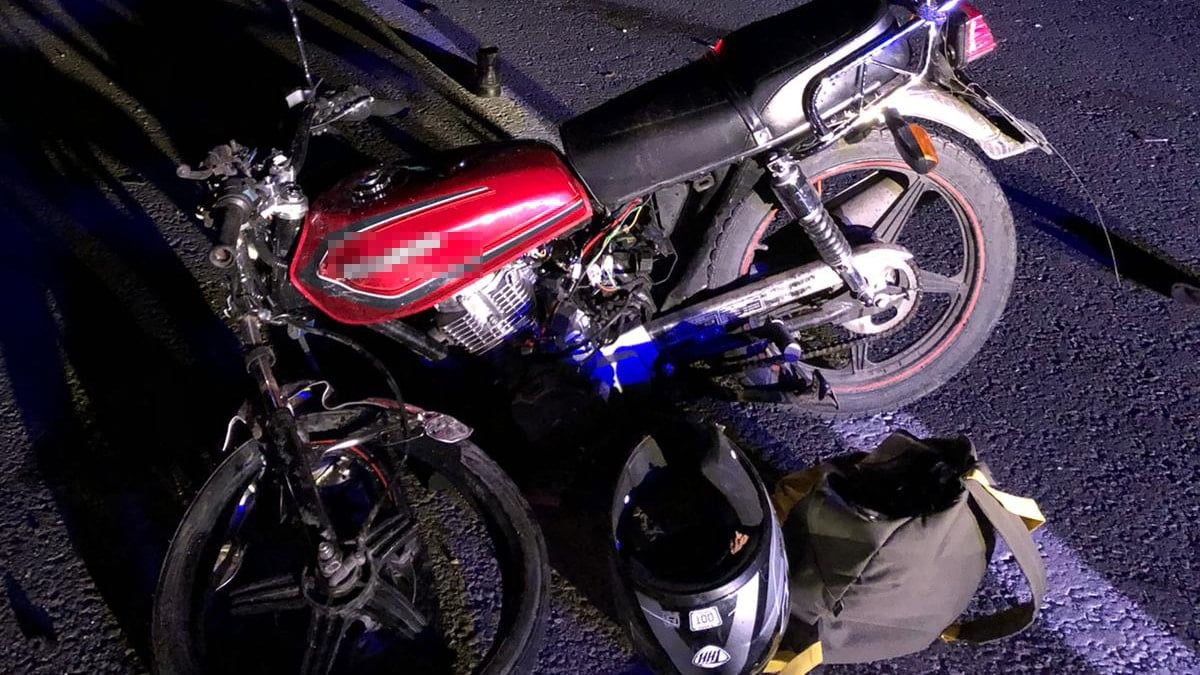 Kamyonla çarpışan motosikletteki 2 kişi hayatını kaybetti