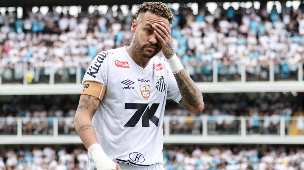 Neymar evinde kaldı! 1 sene daha