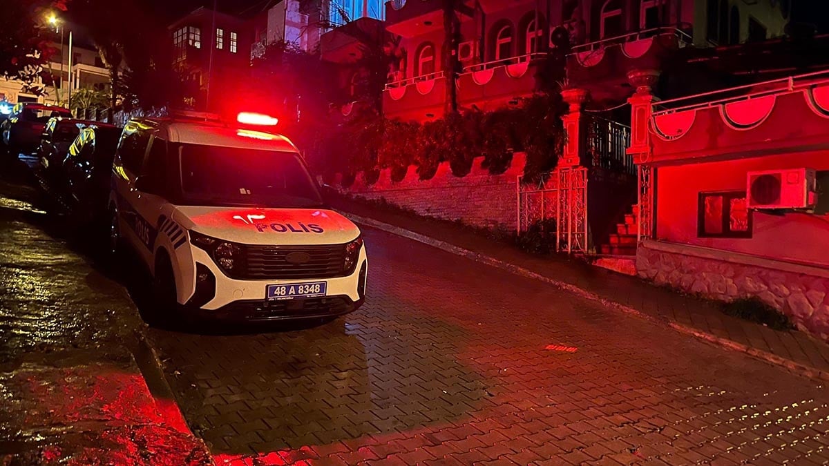 İngiliz turist pansiyondaki odasında ölü bulundu