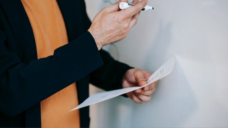 Komşuda 'Kürtçe' kararı