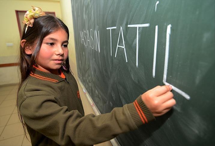 Kar yağışı sonrası 3 ilçede okullar tatil edildi