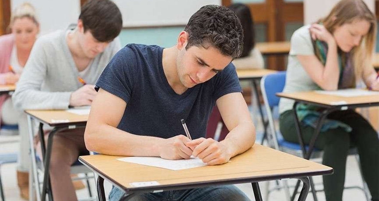 Okullarda yeni dönem! Ara tatil kaldırılacak mı? Bakan Tekin sinyali verdi