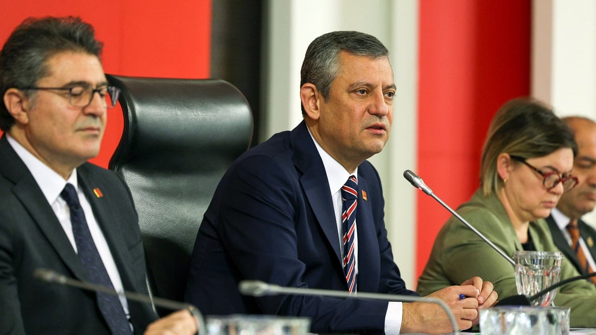 Özgür Özel'den erken seçim adımı