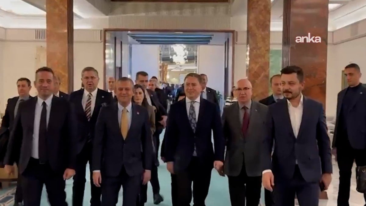 Özgür Özel'den TBMM'de ziyaret