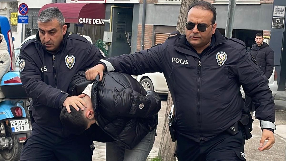 Eskişehir'de 3 yayanın hayatını kaybettiği kazanın sürücüsü adliyeye sevk edildi