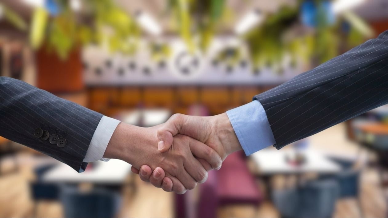 Fast food devlerinde kritik satış