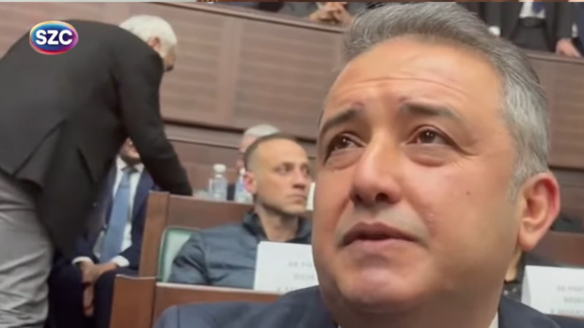 AKP'ye geçen Şahin'den eleştirilere yanıt