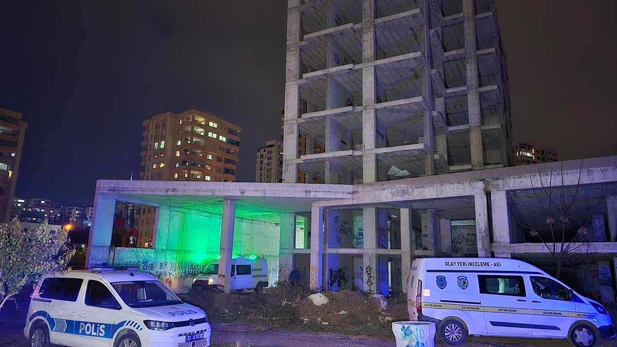 Adana’da metruk binada feci ölüm! Su dolu bodruma düşen genç boğuldu