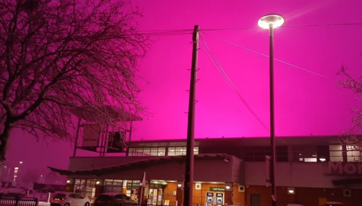 Gören bir daha baktı: Gökyüzü pespembe oldu, kimse sebebini tahmin edemedi