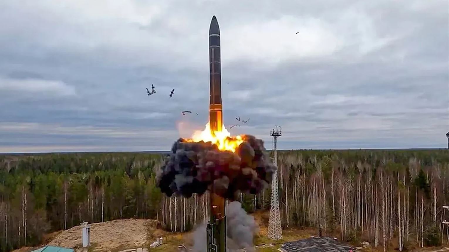 Avrupa alarma geçti! Rusların yeni hipersonik füzesini hava savunmaları bile durduramıyor
