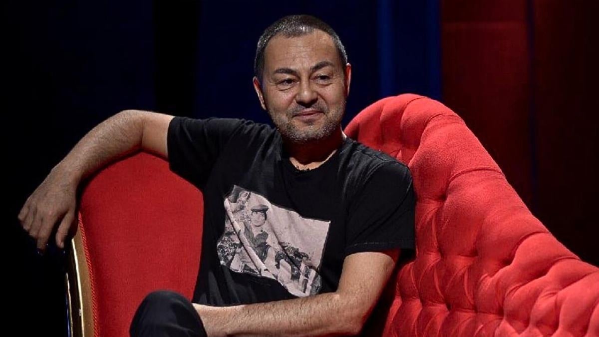 Serdar Ortaç sahnede fenalaşıp düştü