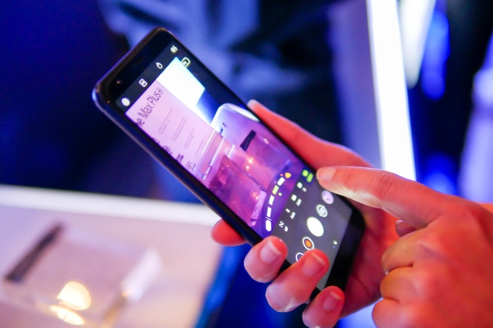 Ünlü marka akıllı telefon üretimini durdurdu