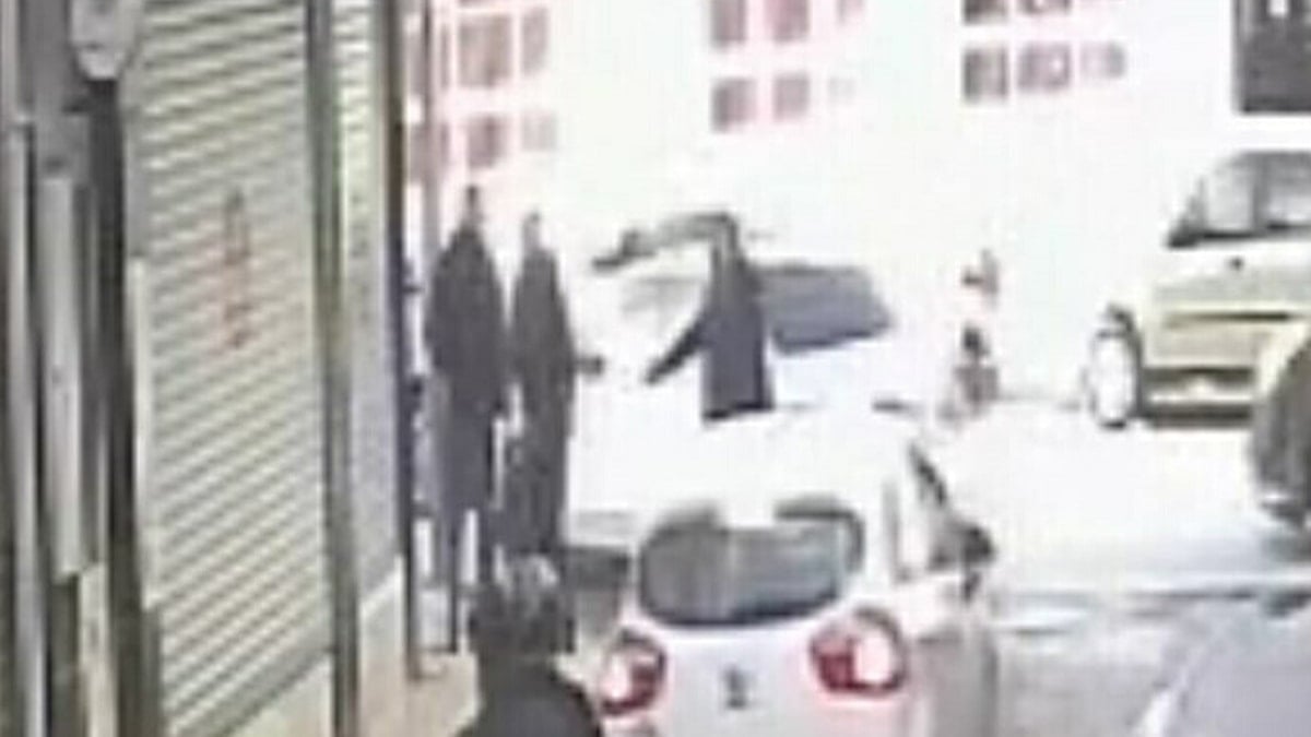 Yeniden Refah Partili il başkanı gazeteciyi silahla vurdu