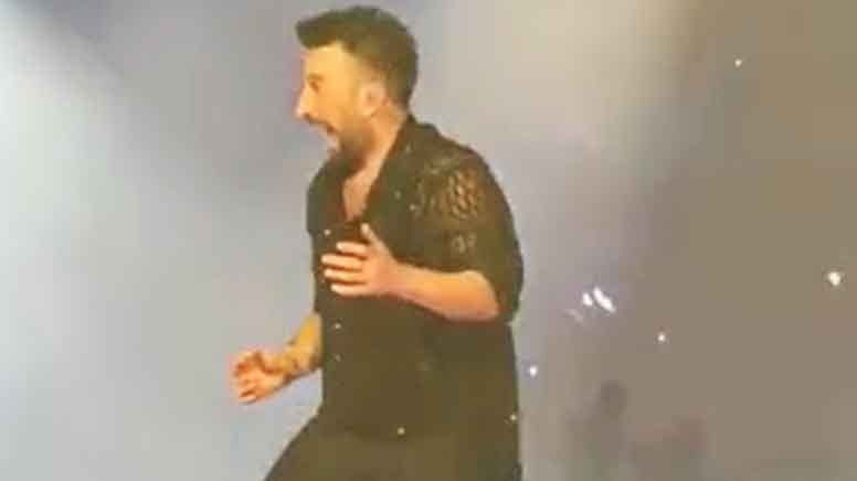 Tarkan'ın dansına mikrofon dayanamadı