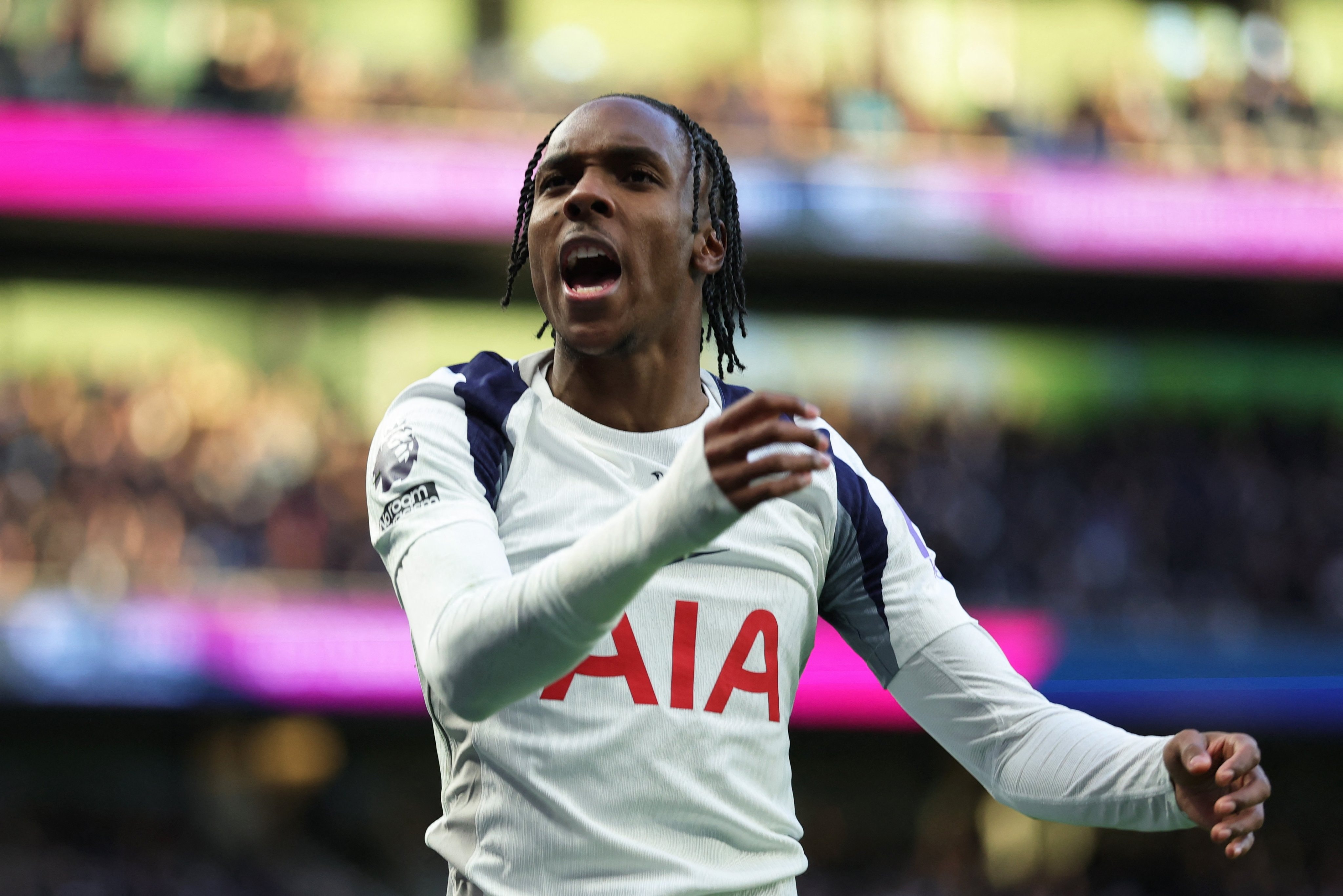 Fenerbahçe ve Galatasaray Mathys Tel için karşı karşıya!