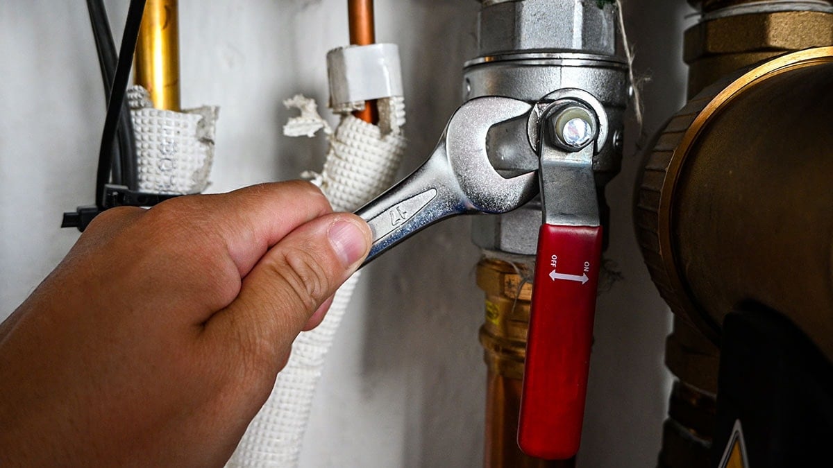 Evdeki o ses boruların patlayacağının habercisi: Sadece bir avuç insan bu 4 belirtiyi biliyor