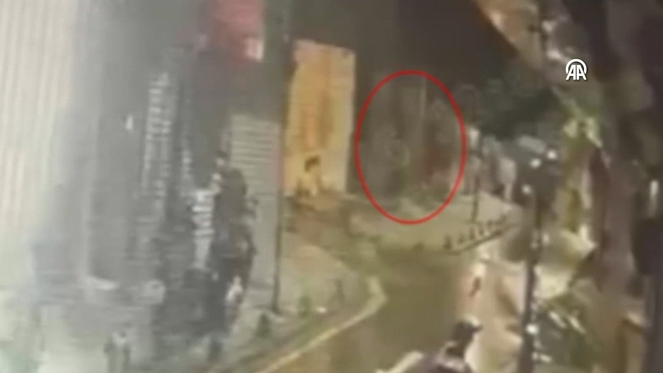 İstanbul'un ortasında dehşet anları! İş yerlerine silahlı saldırılar