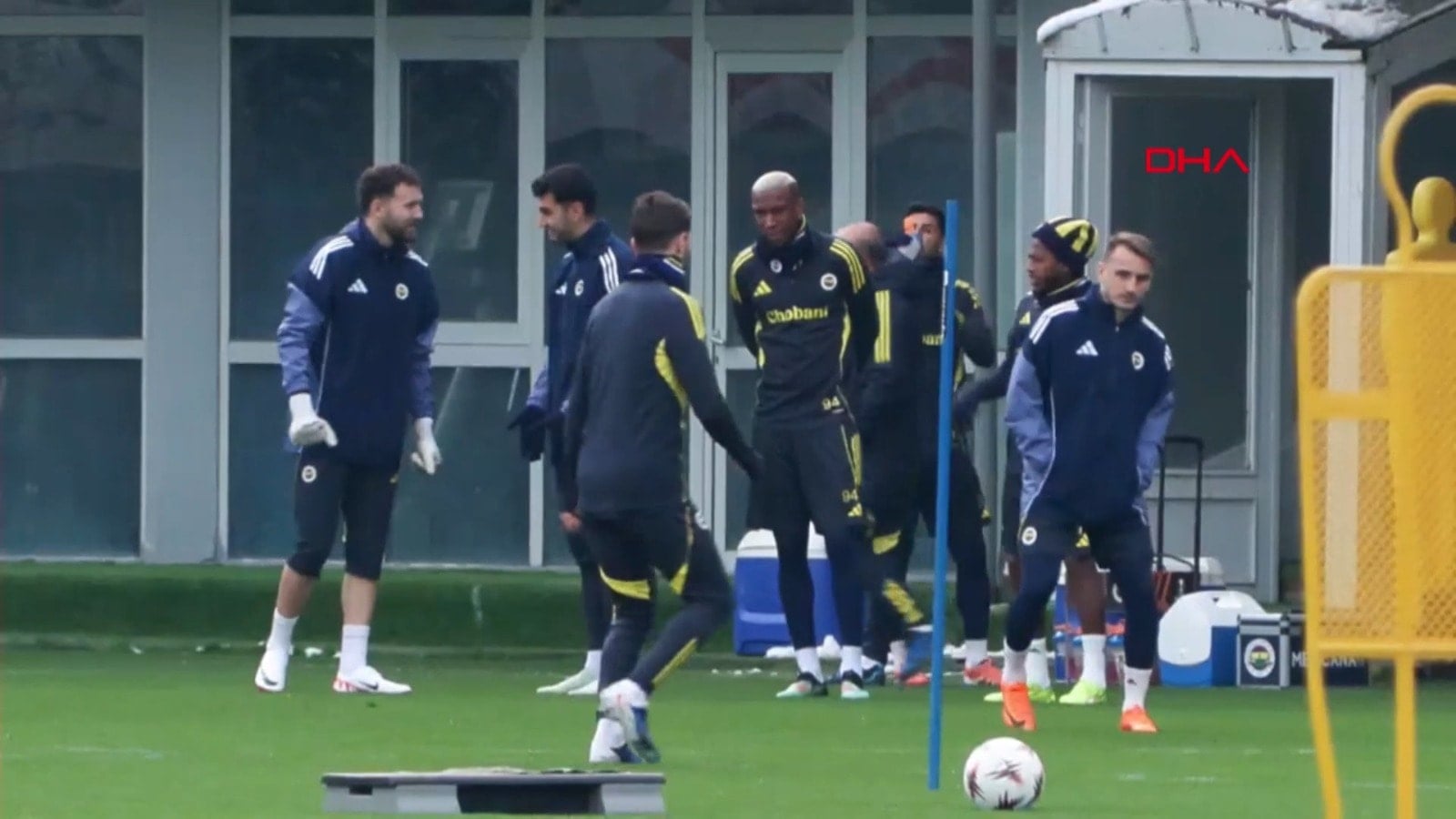 Fenerbahçe, Aston Villa'ya 3 eksikle hazırlandı