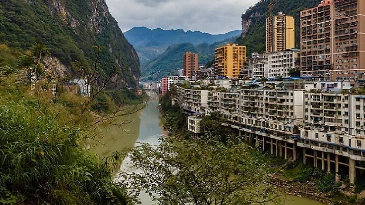 Dünyanın en dar şehri: Genişliği sadece 30 metre