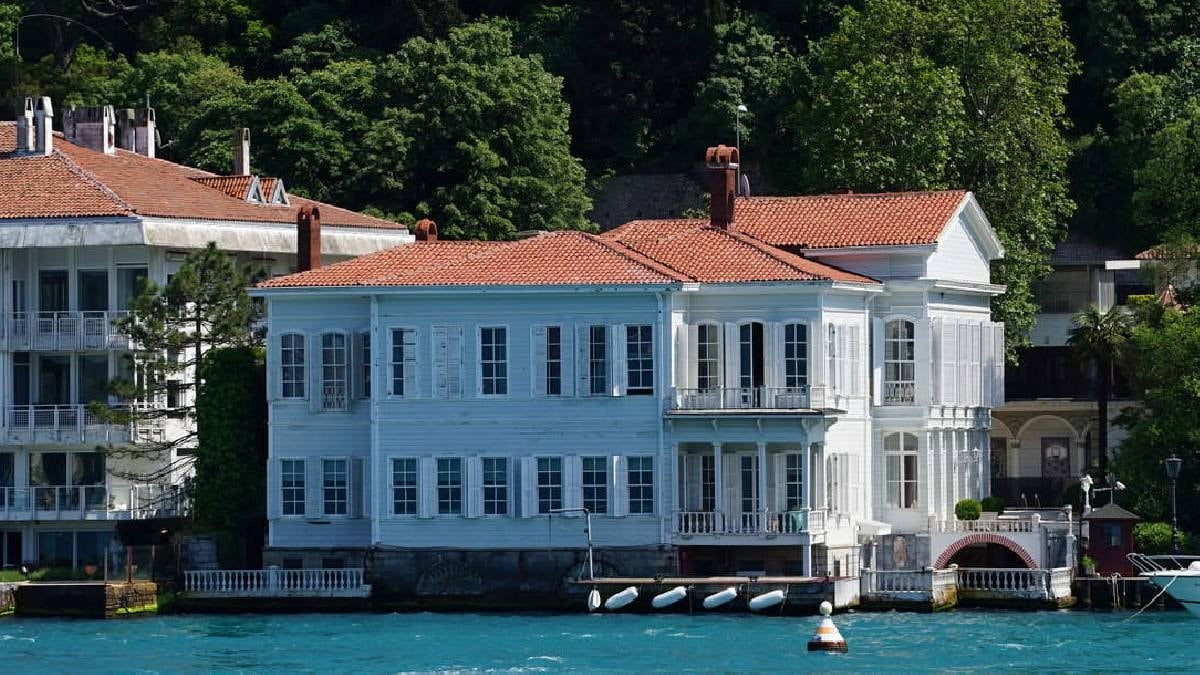 Boğaz'ın incisi yalının hisseleri rekor paraya satışa çıktı