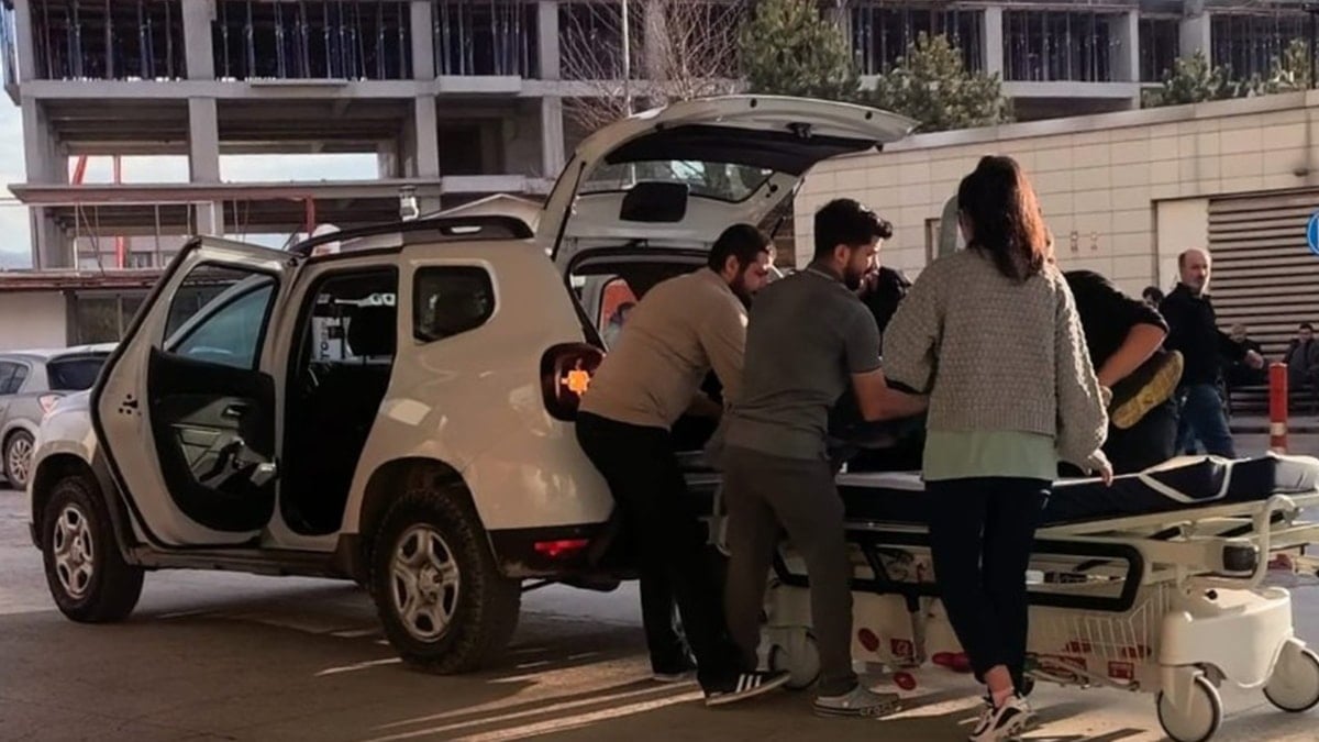 Yaralı adamı bagajda hastaneye götürdüler