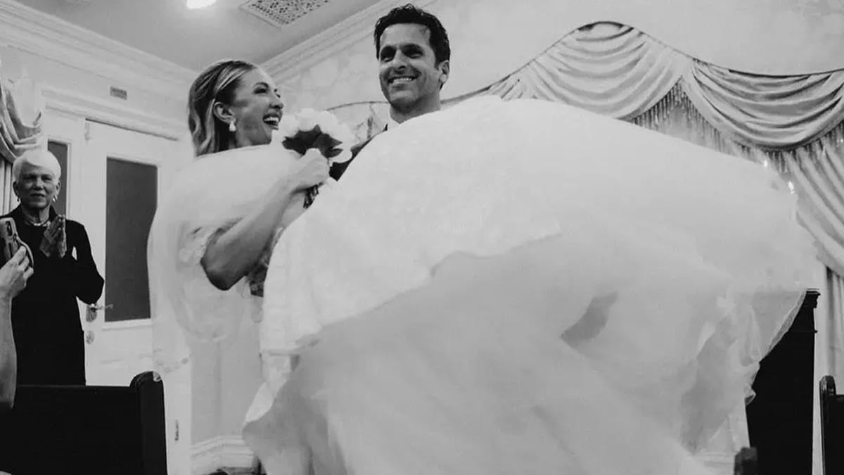 Ünlü Türk oyuncu FBI ajanıyla evlendi! Sosyal medya yıkıldı