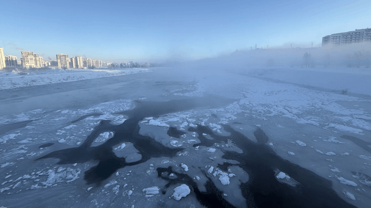 Sivas eksi 19'u gördü, Kızılırmak buz tuttu